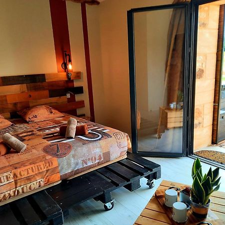 Bien Etre Simple Hotel Villajou Esterno foto