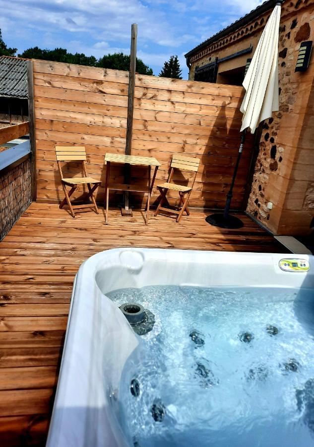 Bien Etre Simple Hotel Villajou Esterno foto